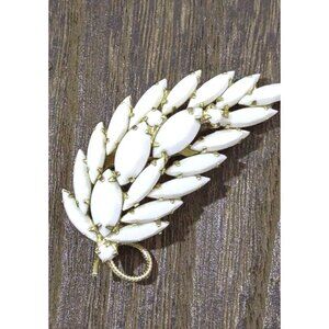 Vintage White milk glass Leaf Brooch Pin Gold Tone Rhinestones Elegant Retro